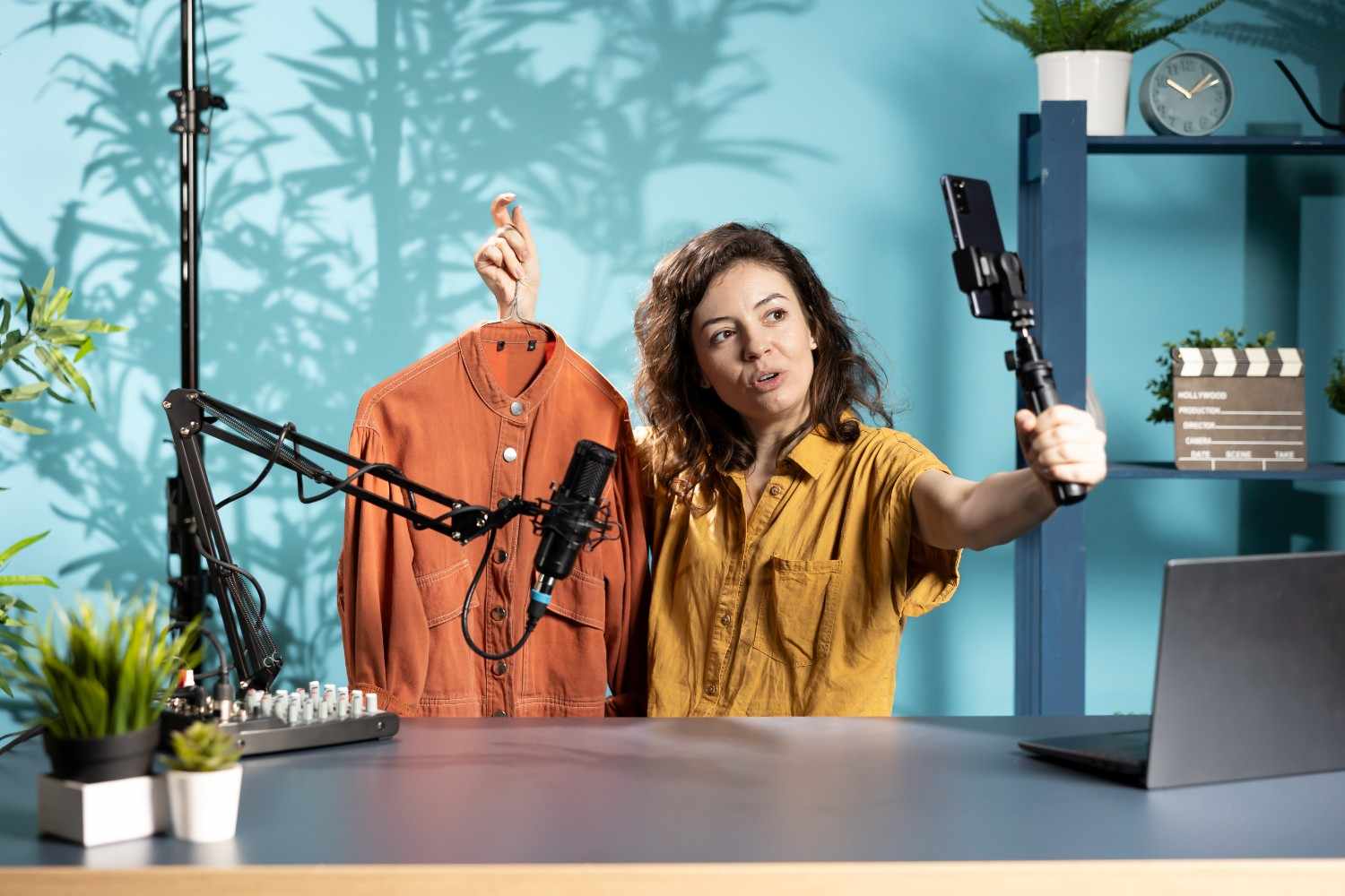 What Are Nano Influencers (and Why They’re Exploding in 2026)